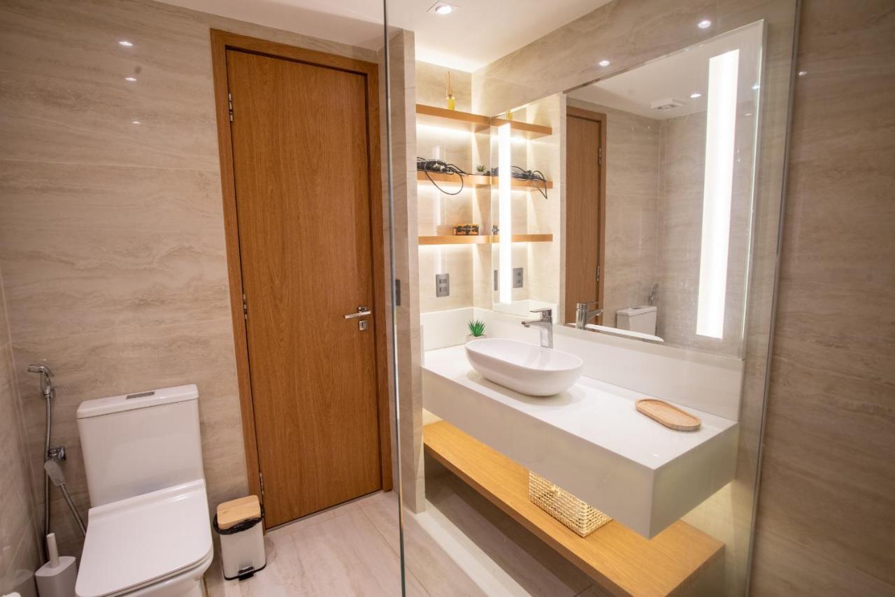Particular Deluxe Iate Plaza Apartment