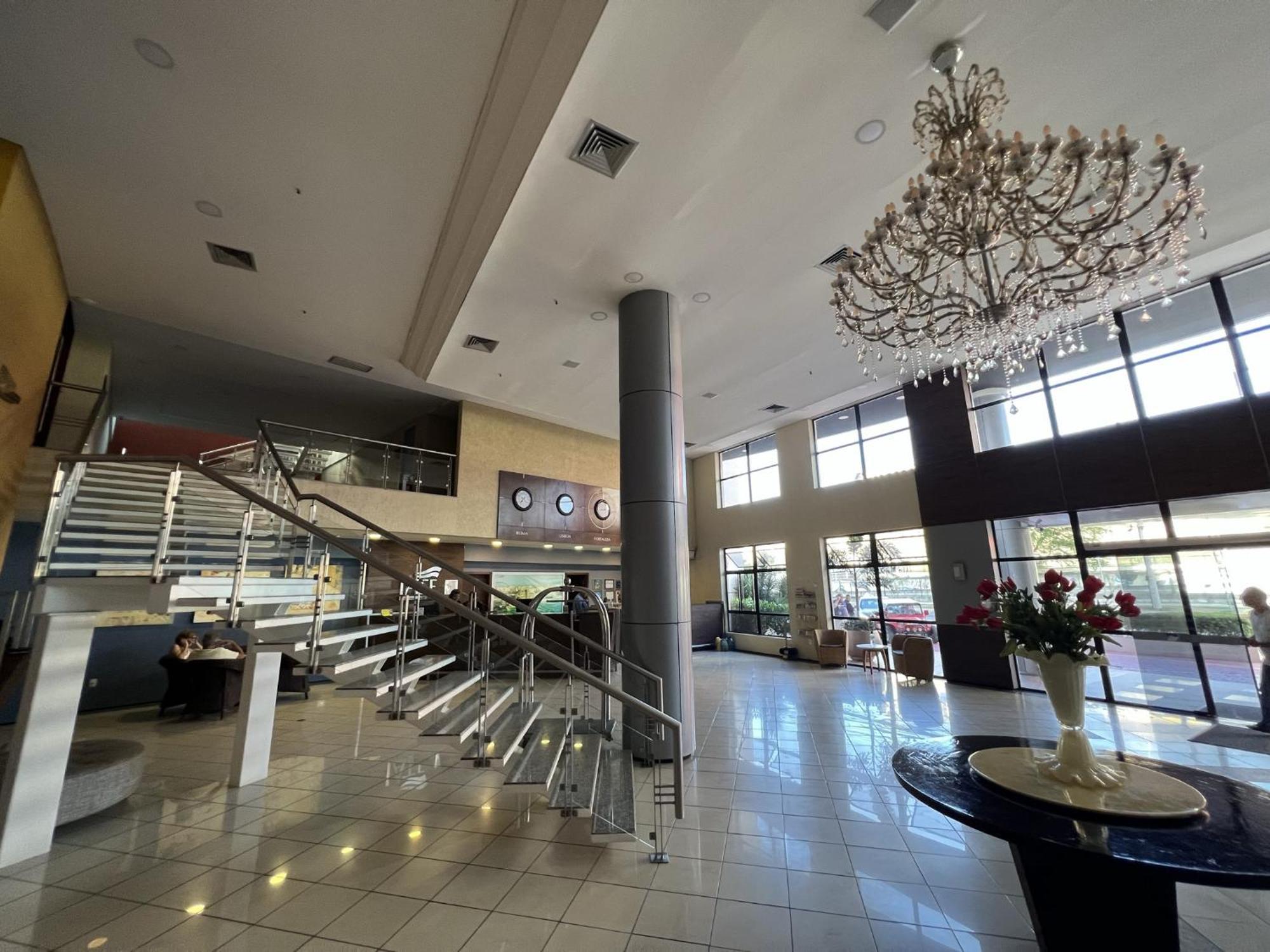 Particular Deluxe Iate Plaza Apartment *